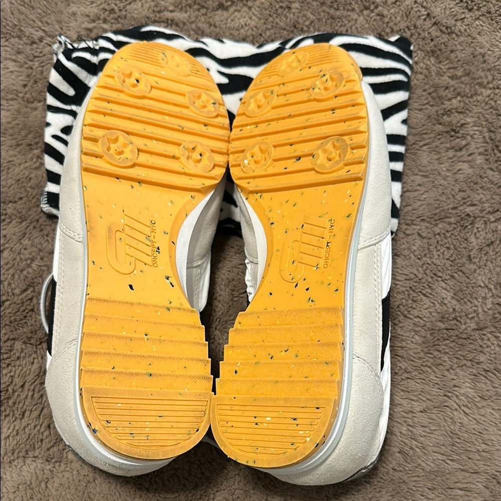 OnCept Women's Retro White Sneakers Free People  EUC - Picture 7 of 9